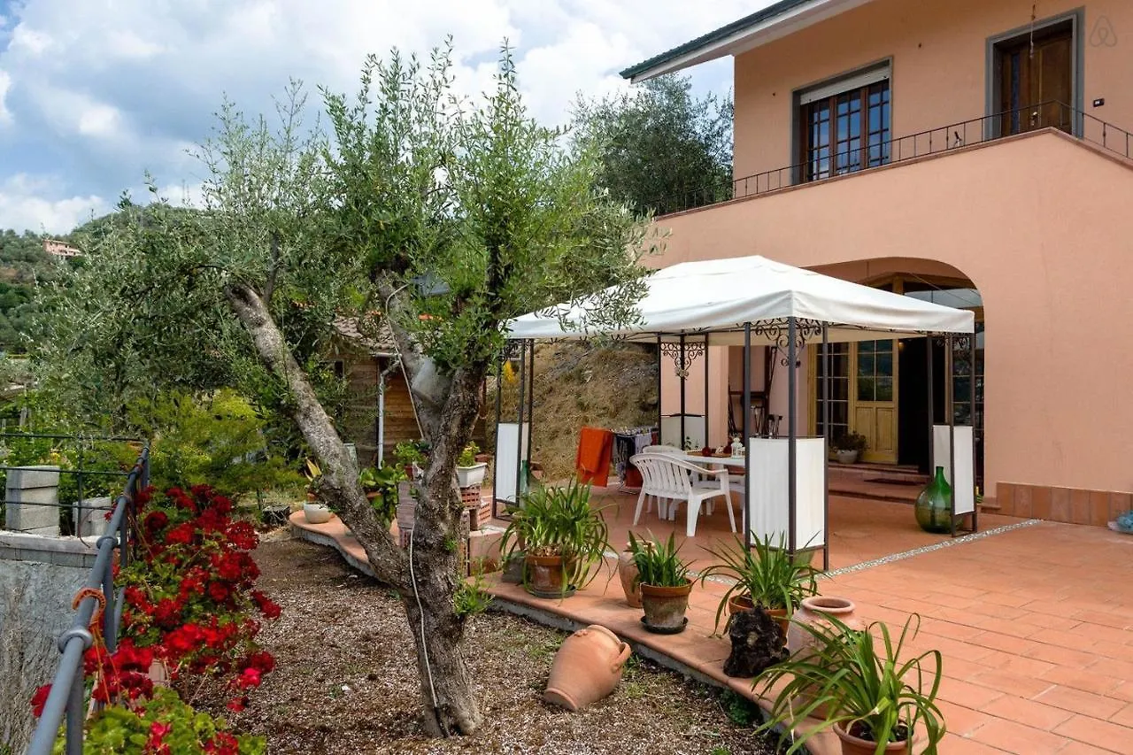 Room In Villa - Room In The Hills With Garden And Sea View San Salvatore  San Salvatore (Genoa)